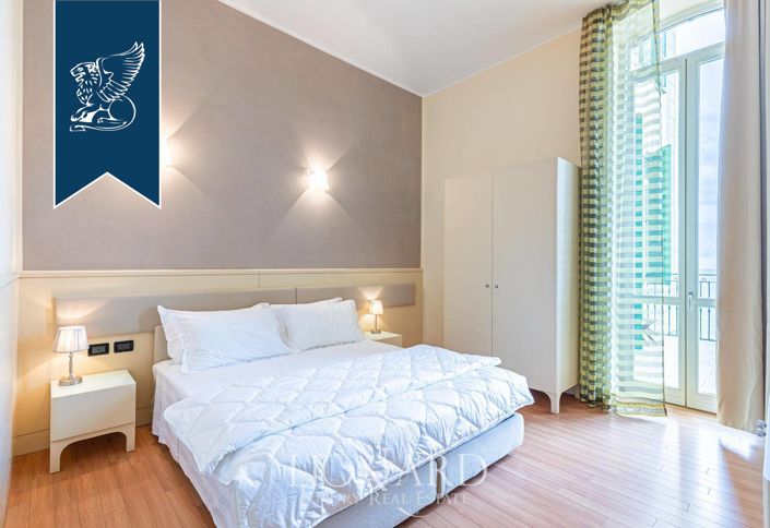 Image No.34-Villa de 43 chambres à vendre à Finale Ligure