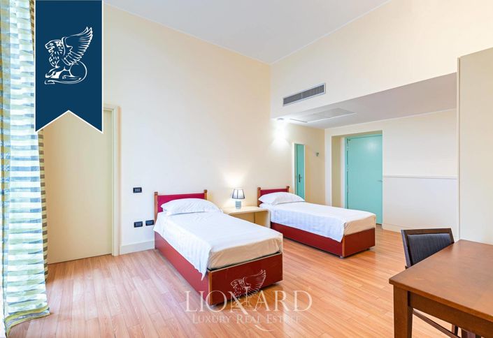 Image No.36-Villa de 43 chambres à vendre à Finale Ligure