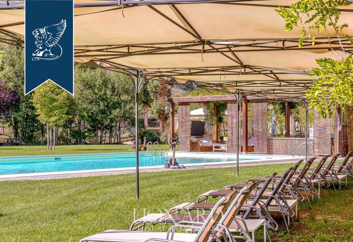 Image No.103-18 Bed Farmhouse for sale