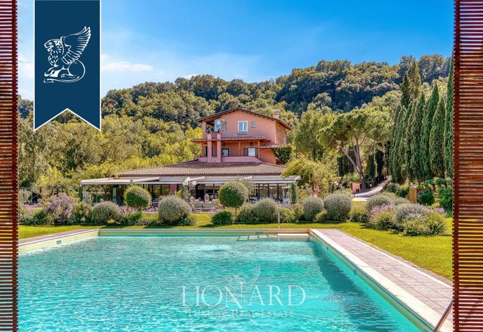 Image No.105-18 Bed Farmhouse for sale