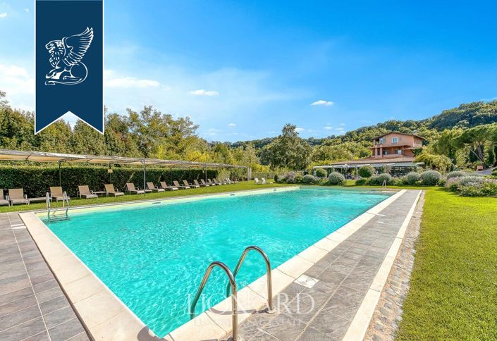 Image No.110-18 Bed Farmhouse for sale