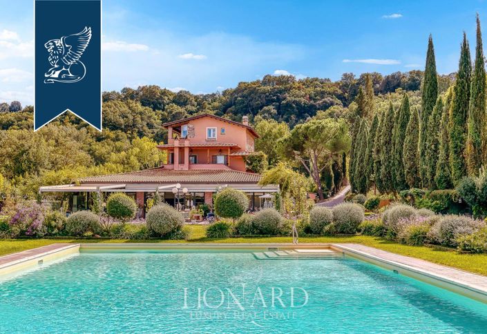 Image No.116-18 Bed Farmhouse for sale