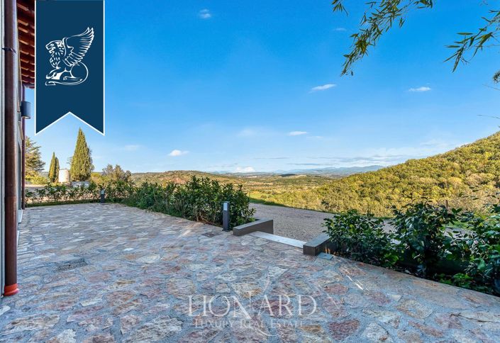 Image No.124-18 Bed Farmhouse for sale