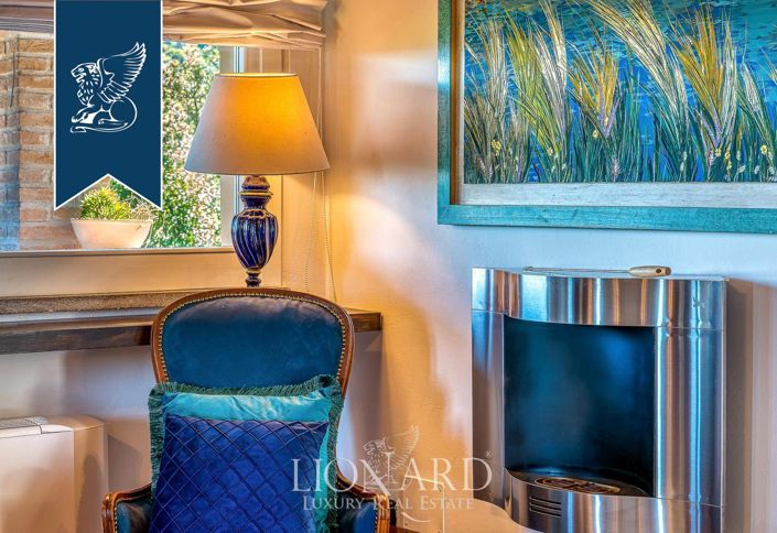 Image No.130-18 Bed Farmhouse for sale