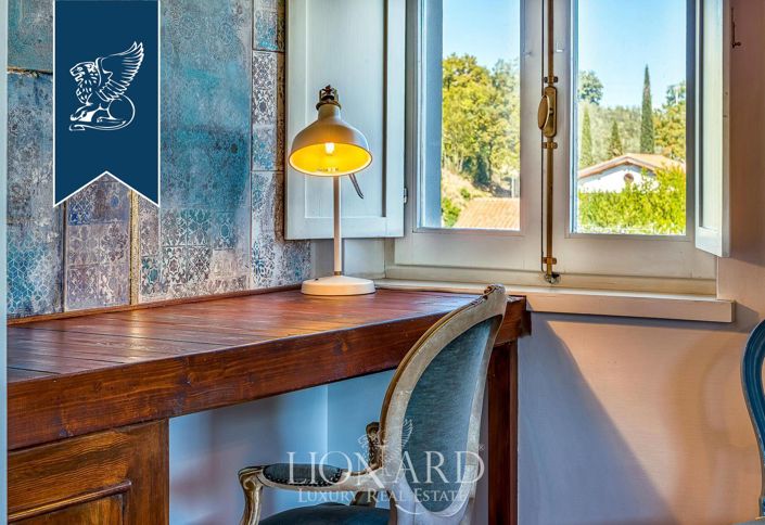 Image No.132-18 Bed Farmhouse for sale