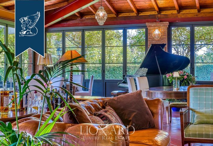 Image No.139-18 Bed Farmhouse for sale