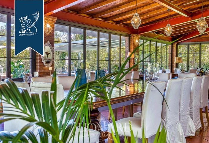 Image No.141-18 Bed Farmhouse for sale