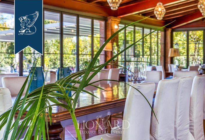 Image No.142-18 Bed Farmhouse for sale