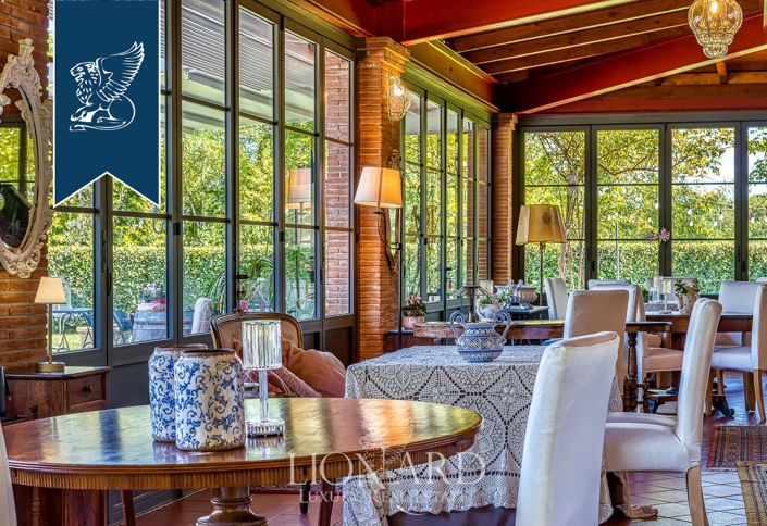 Image No.143-18 Bed Farmhouse for sale