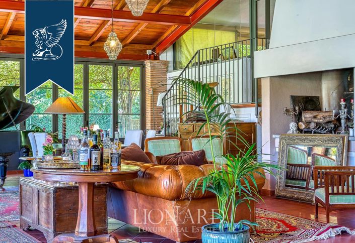 Image No.144-18 Bed Farmhouse for sale