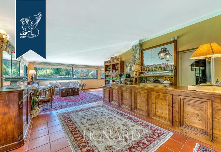 Image No.148-18 Bed Farmhouse for sale