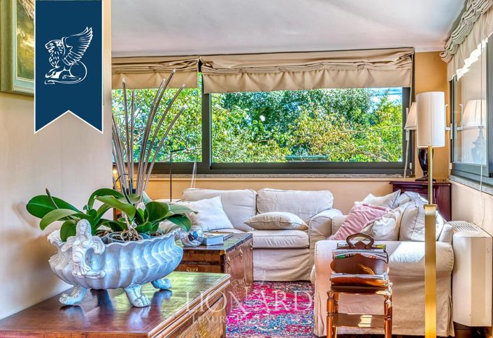 Image No.152-18 Bed Farmhouse for sale