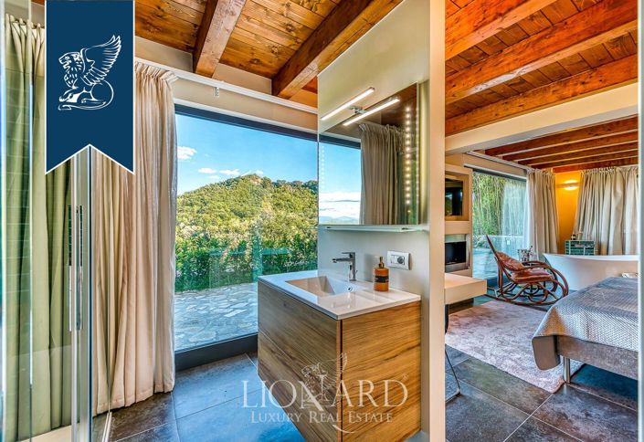 Image No.158-18 Bed Farmhouse for sale