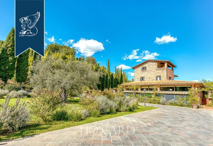 Image No.16-18 Bed Farmhouse for sale