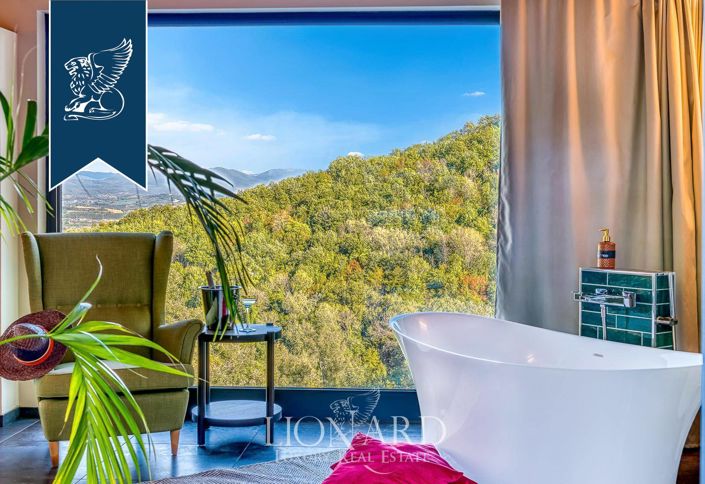 Image No.167-18 Bed Farmhouse for sale