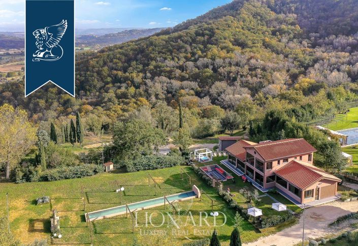 Image No.172-18 Bed Farmhouse for sale