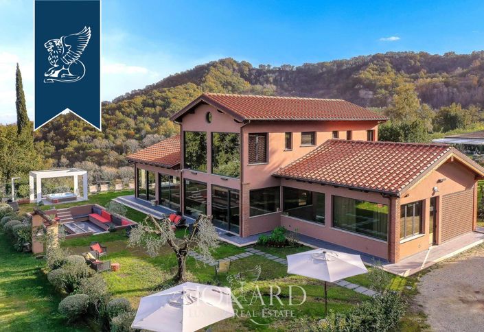 Image No.175-18 Bed Farmhouse for sale