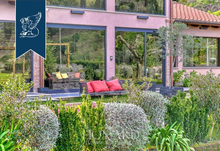 Image No.179-18 Bed Farmhouse for sale