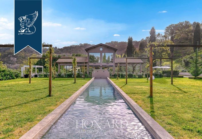 Image No.189-18 Bed Farmhouse for sale