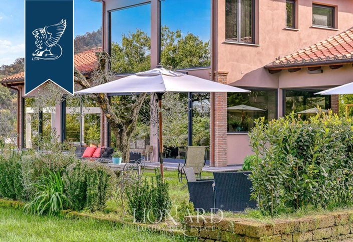 Image No.193-18 Bed Farmhouse for sale