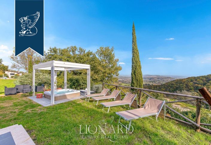 Image No.202-18 Bed Farmhouse for sale