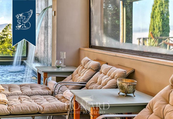 Image No.204-18 Bed Farmhouse for sale