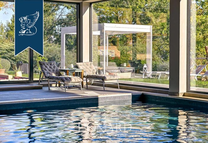 Image No.205-18 Bed Farmhouse for sale