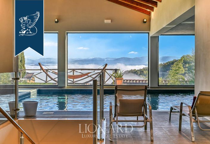 Image No.206-18 Bed Farmhouse for sale