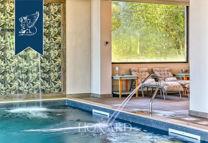 Image No.208-18 Bed Farmhouse for sale