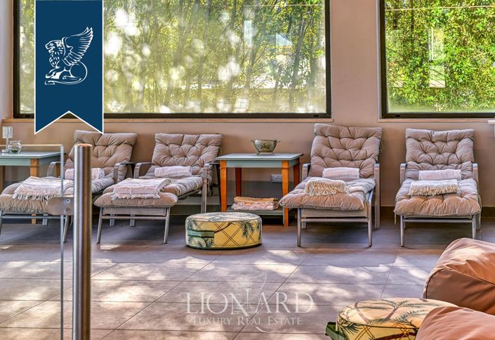 Image No.209-18 Bed Farmhouse for sale