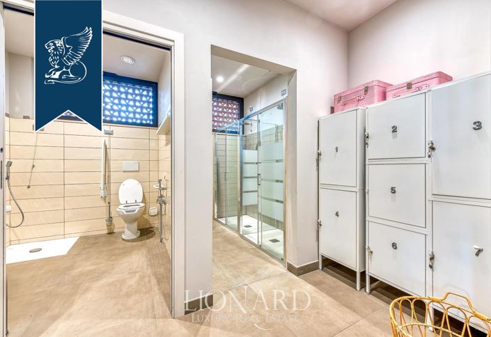 Image No.212-18 Bed Farmhouse for sale