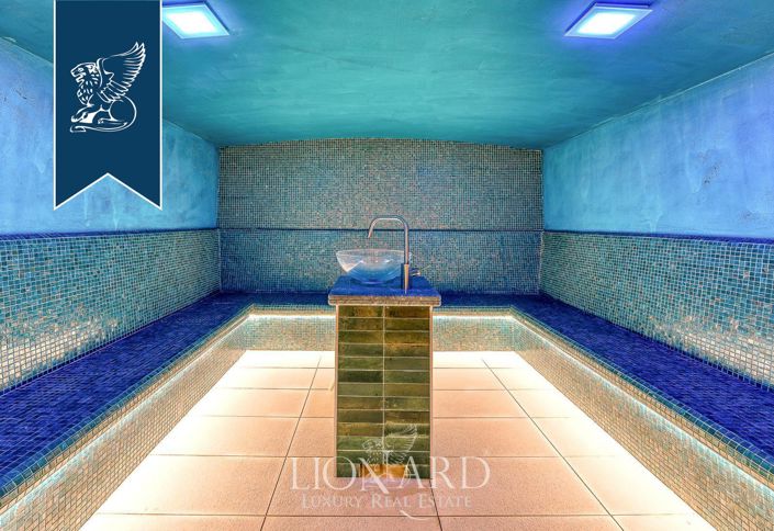 Image No.216-18 Bed Farmhouse for sale