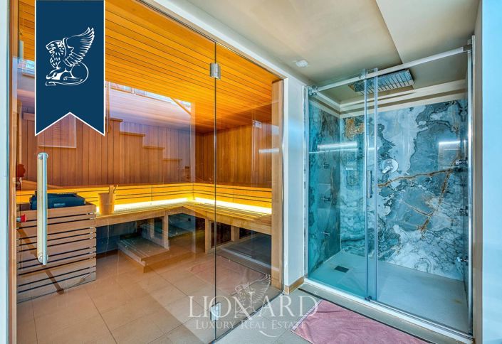 Image No.217-18 Bed Farmhouse for sale