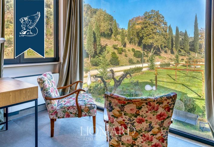 Image No.223-18 Bed Farmhouse for sale