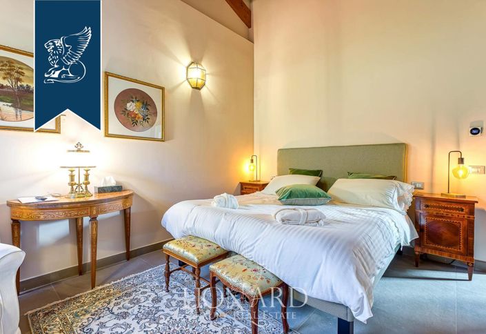 Image No.227-18 Bed Farmhouse for sale