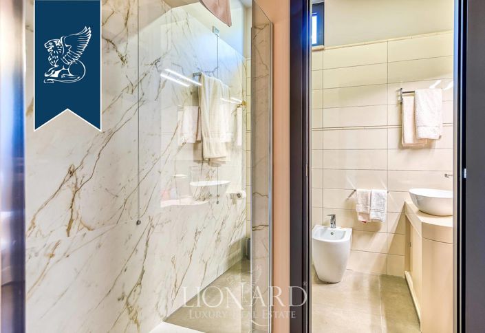 Image No.228-18 Bed Farmhouse for sale