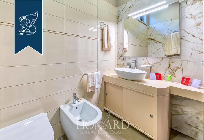 Image No.229-18 Bed Farmhouse for sale