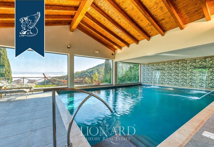 Image No.235-18 Bed Farmhouse for sale