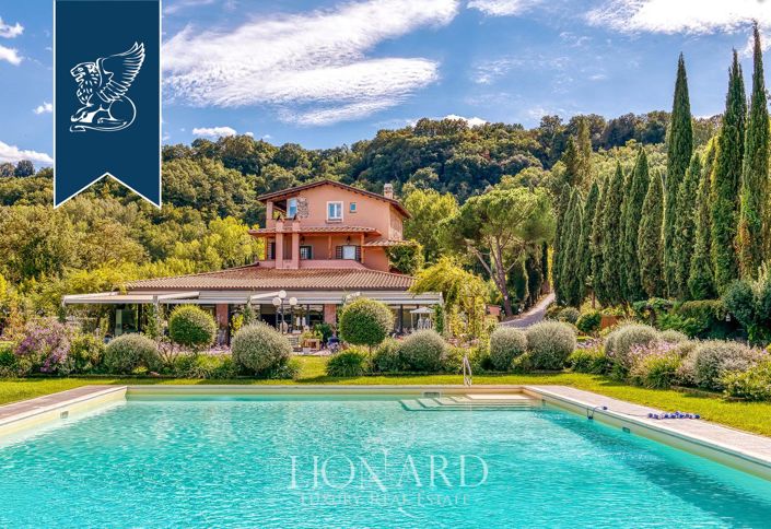 Image No.3-18 Bed Farmhouse for sale