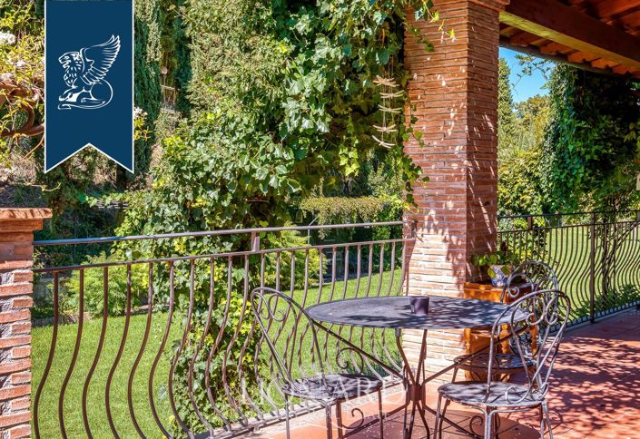 Image No.30-18 Bed Farmhouse for sale