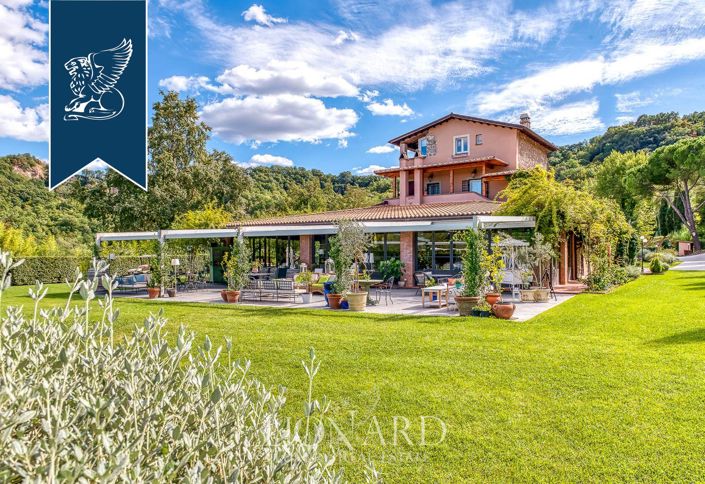 Image No.4-18 Bed Farmhouse for sale