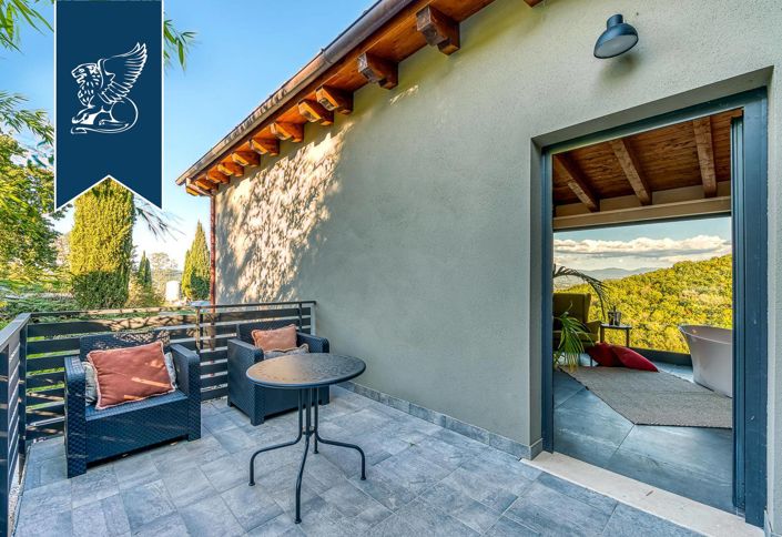 Image No.51-18 Bed Farmhouse for sale