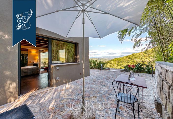 Image No.52-18 Bed Farmhouse for sale