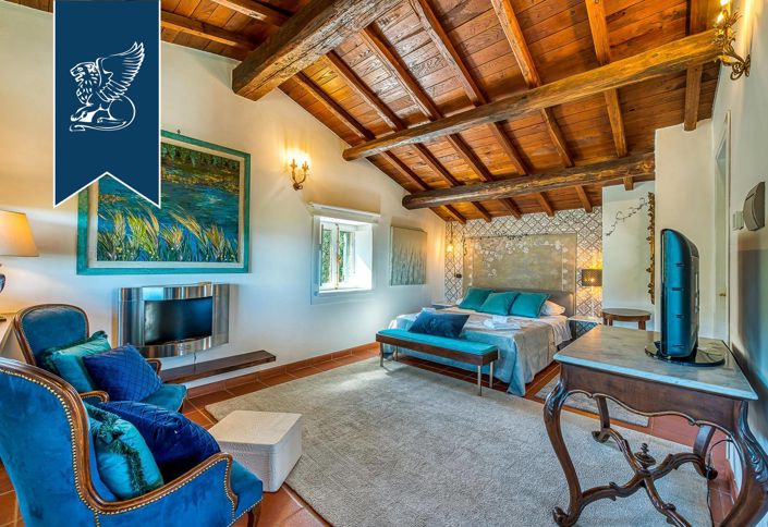 Image No.53-18 Bed Farmhouse for sale