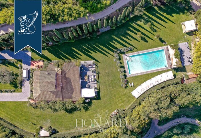 Image No.71-18 Bed Farmhouse for sale