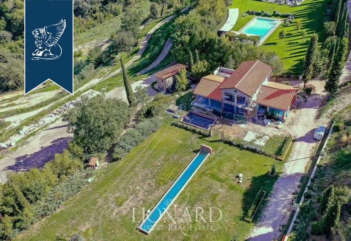 Image No.75-18 Bed Farmhouse for sale