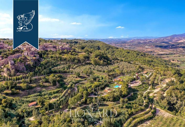 Image No.82-18 Bed Farmhouse for sale