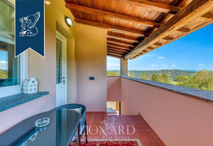 Image No.85-18 Bed Farmhouse for sale