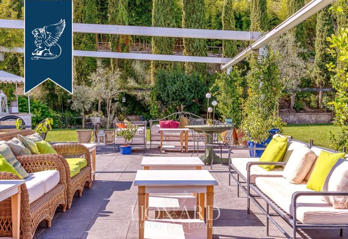 Image No.98-18 Bed Farmhouse for sale