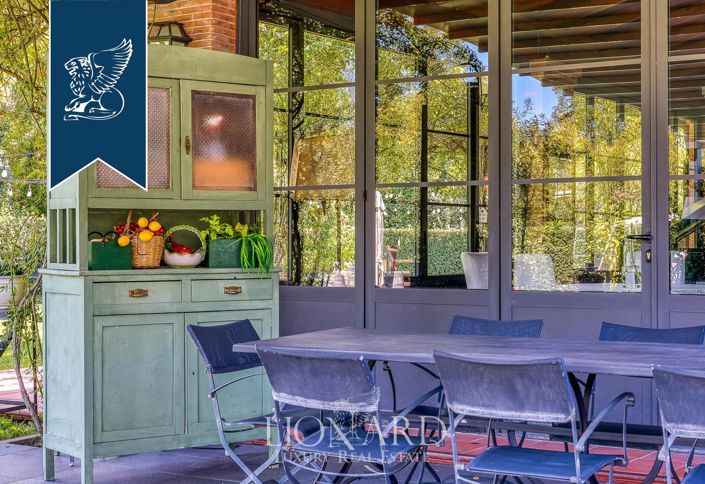 Image No.99-18 Bed Farmhouse for sale